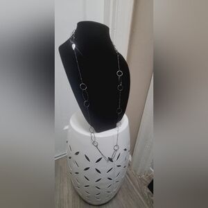 Long Silver Tone Circled Linked Chain Necklace. 🌴